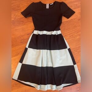 LulaRoe fitted & flare shortsleeved dress black and mint colored